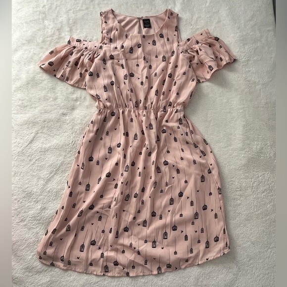 City Streets Cold Ruffle Shoulder Light  Pink Birdcage Printed Dress - Picture 6 of 12